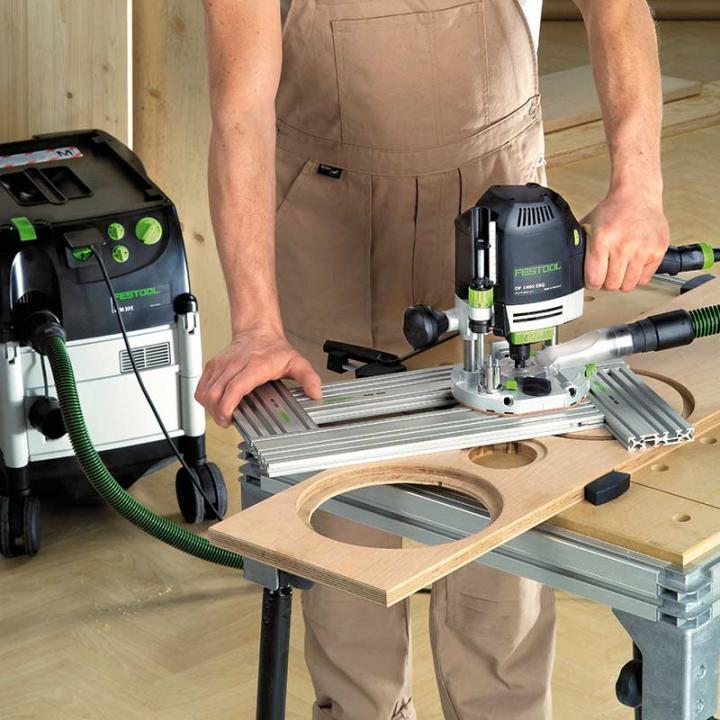 Работа фрезером. Фестул 1400 Фрейзер. Festool MFS 700. Ручной фрезер Фестул. Festool 492611.